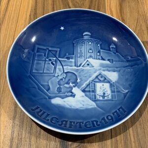 B&G winter rooftops Plate 1977 blue and white Christmas Denmark Plate
